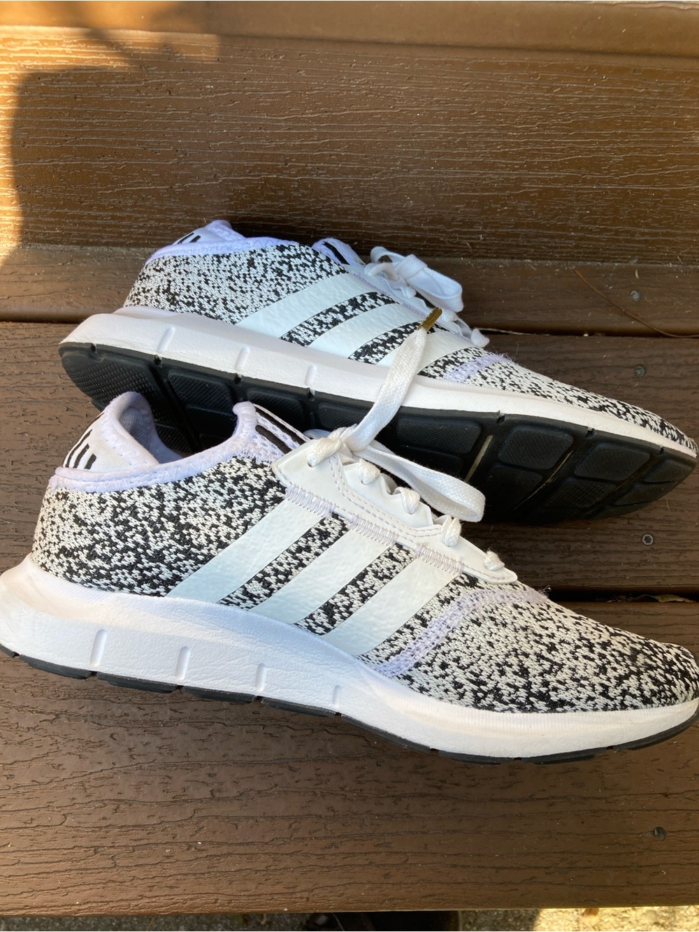 Adidas size 9 Swift Run X white and black speckled slip on sneakers - Picture 7 of 11